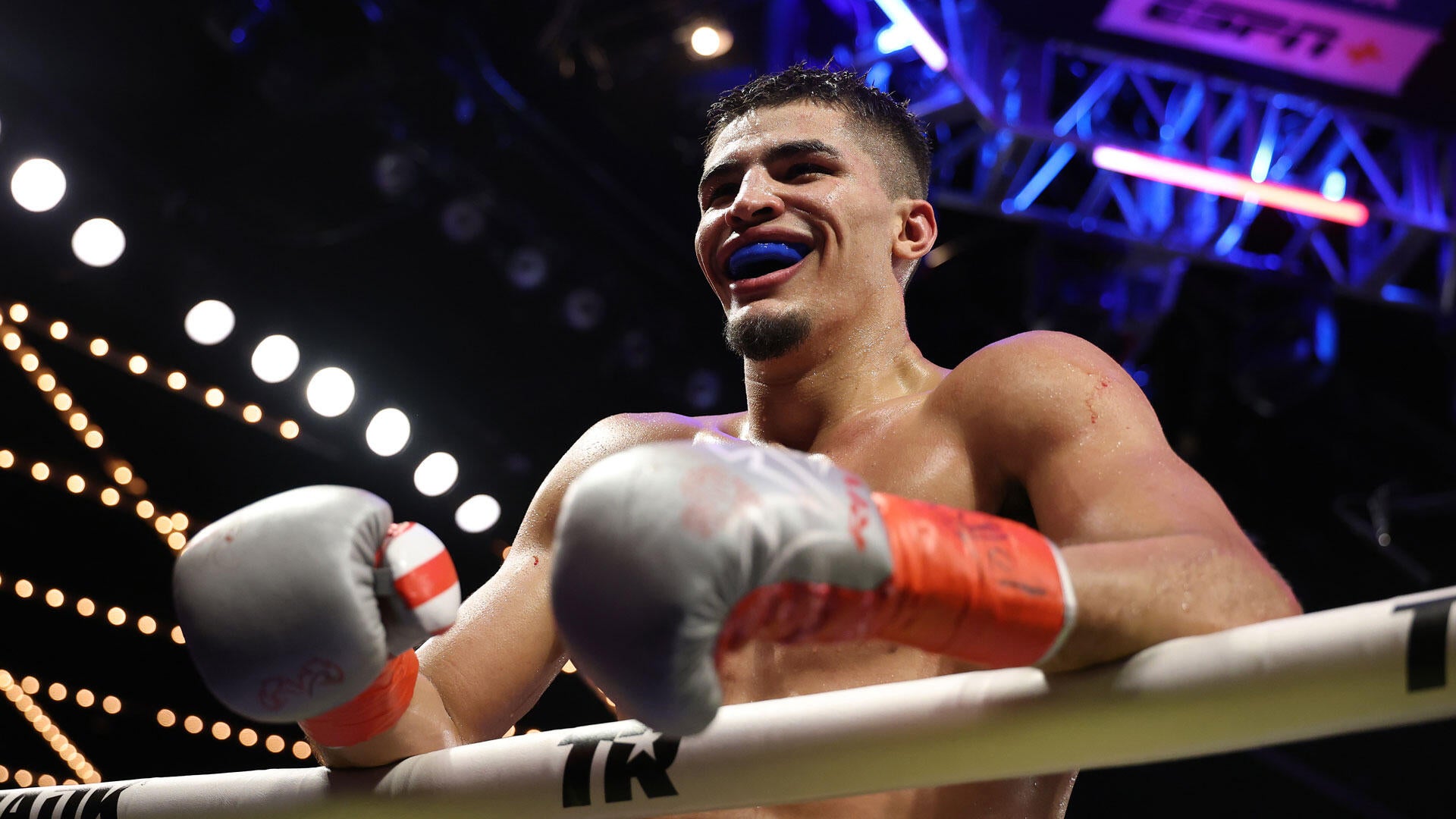 Xander Zayas set to defend title against Jaron Ennis on June 27