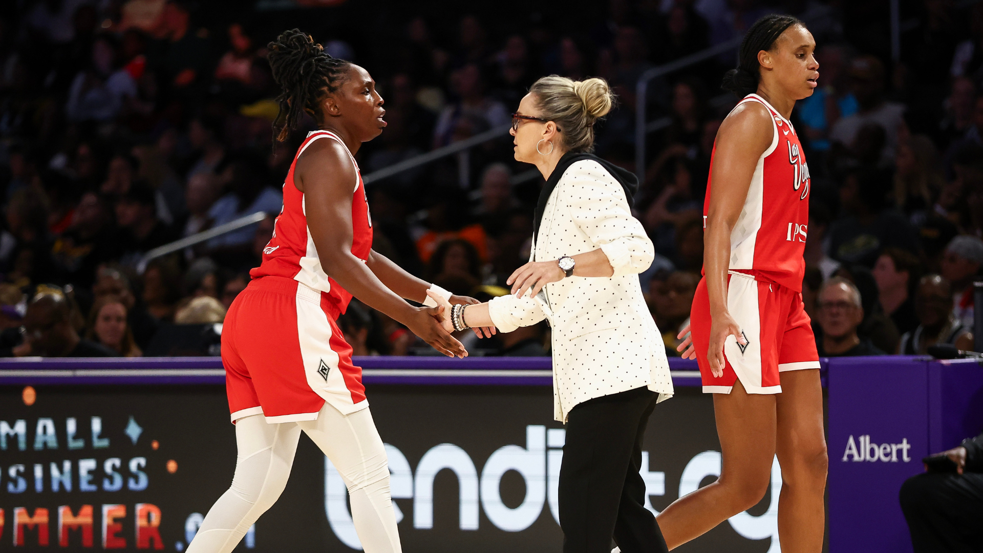 Chelsea Gray Surpasses Becky Hammon as Aces' All-Time Assists Leader