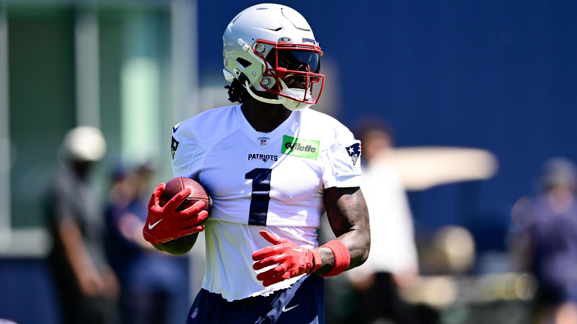 A.J. Brown, Drake Maye Connection Off to Fast Start