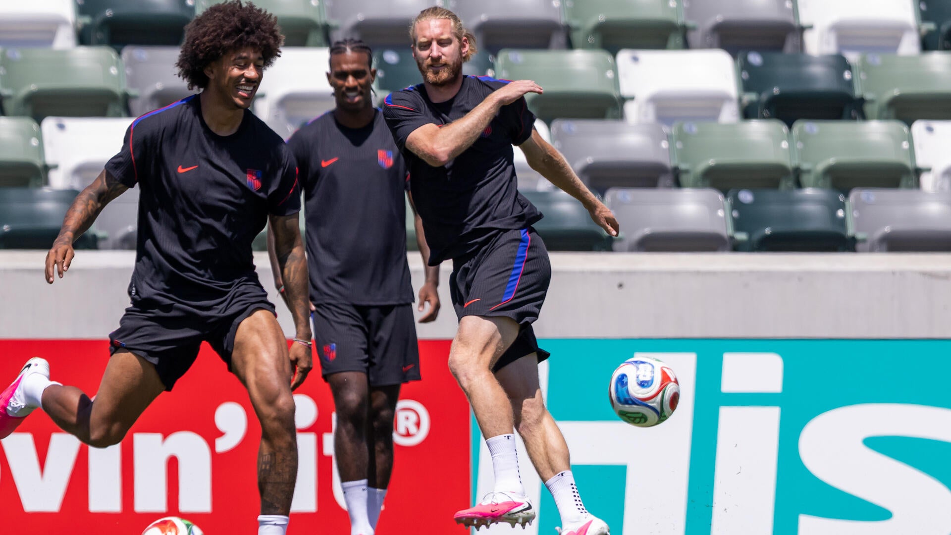 https://sportshub.cbsistatic.com/i/2026/06/12/d48ede06-d41d-4349-ad69-719a55238145/soccer-2.jpg