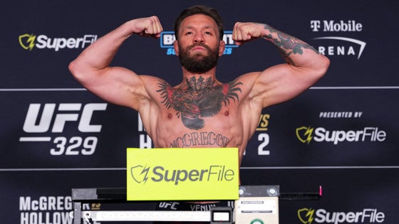 conor-mcgregor-weighin-329.jpg