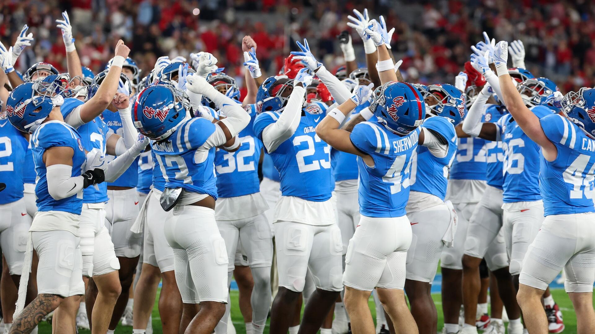 US College Football: Transfer Portal Reshapes Powerhouses for 2026 Playoff Bid