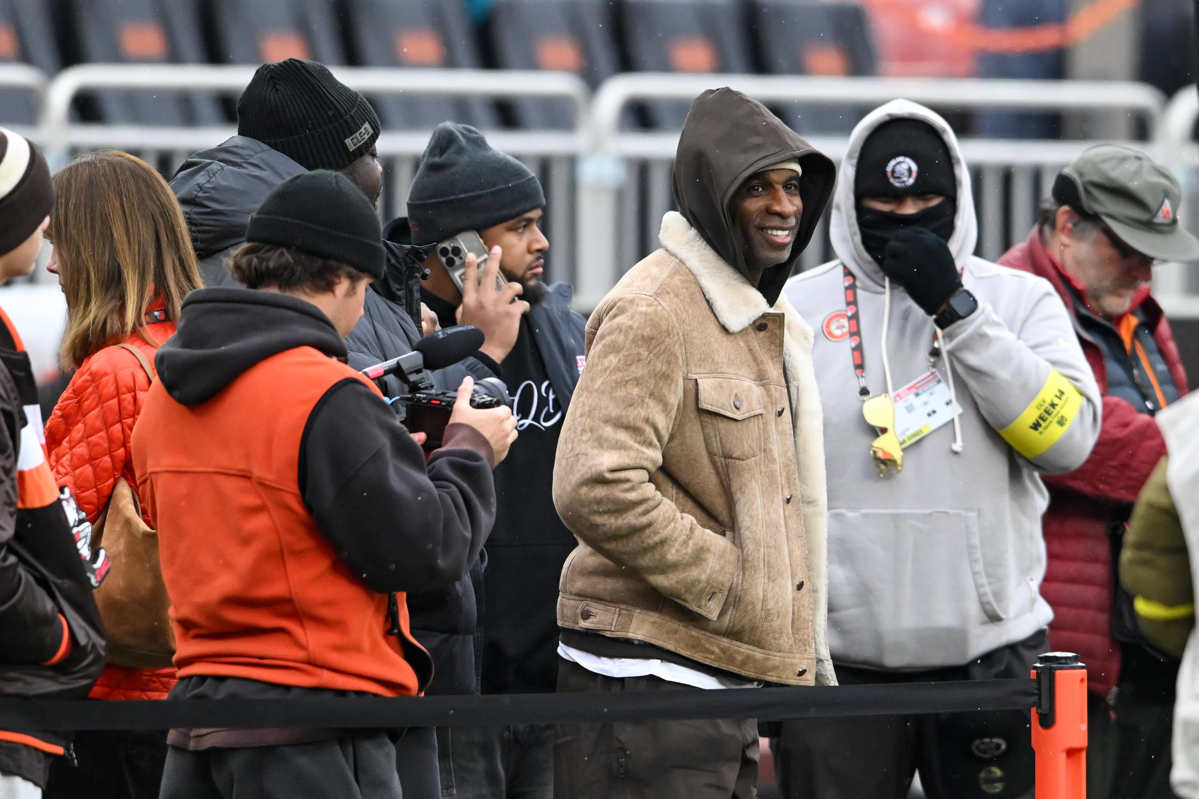 
                        Deion Sanders makes surprise visit to Browns camp, here's what he discussed with Todd Monken
                    