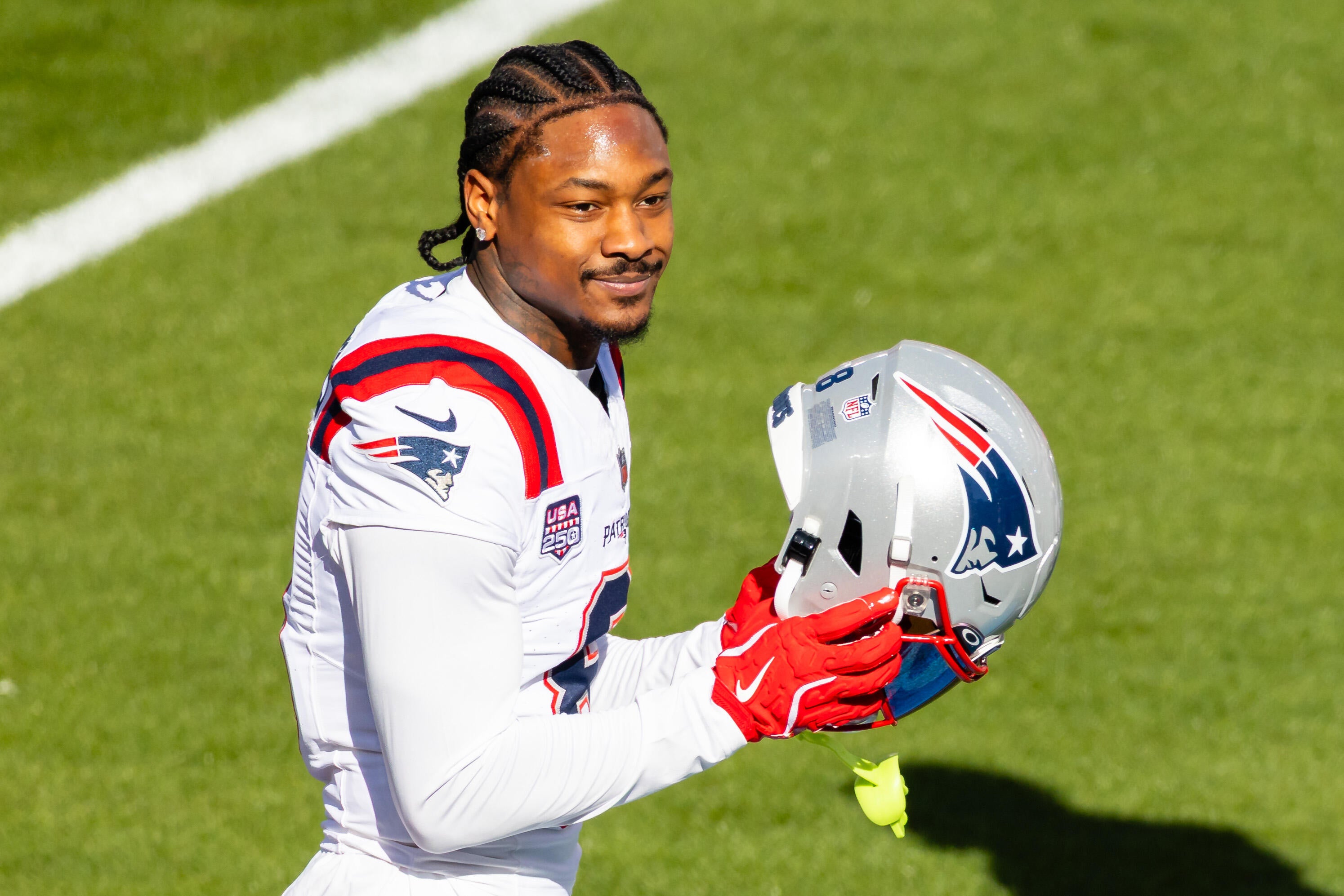 Stefon Diggs signing with Commanders as four-time Pro Bowl WR offers Jayden Daniels another weapon, per report