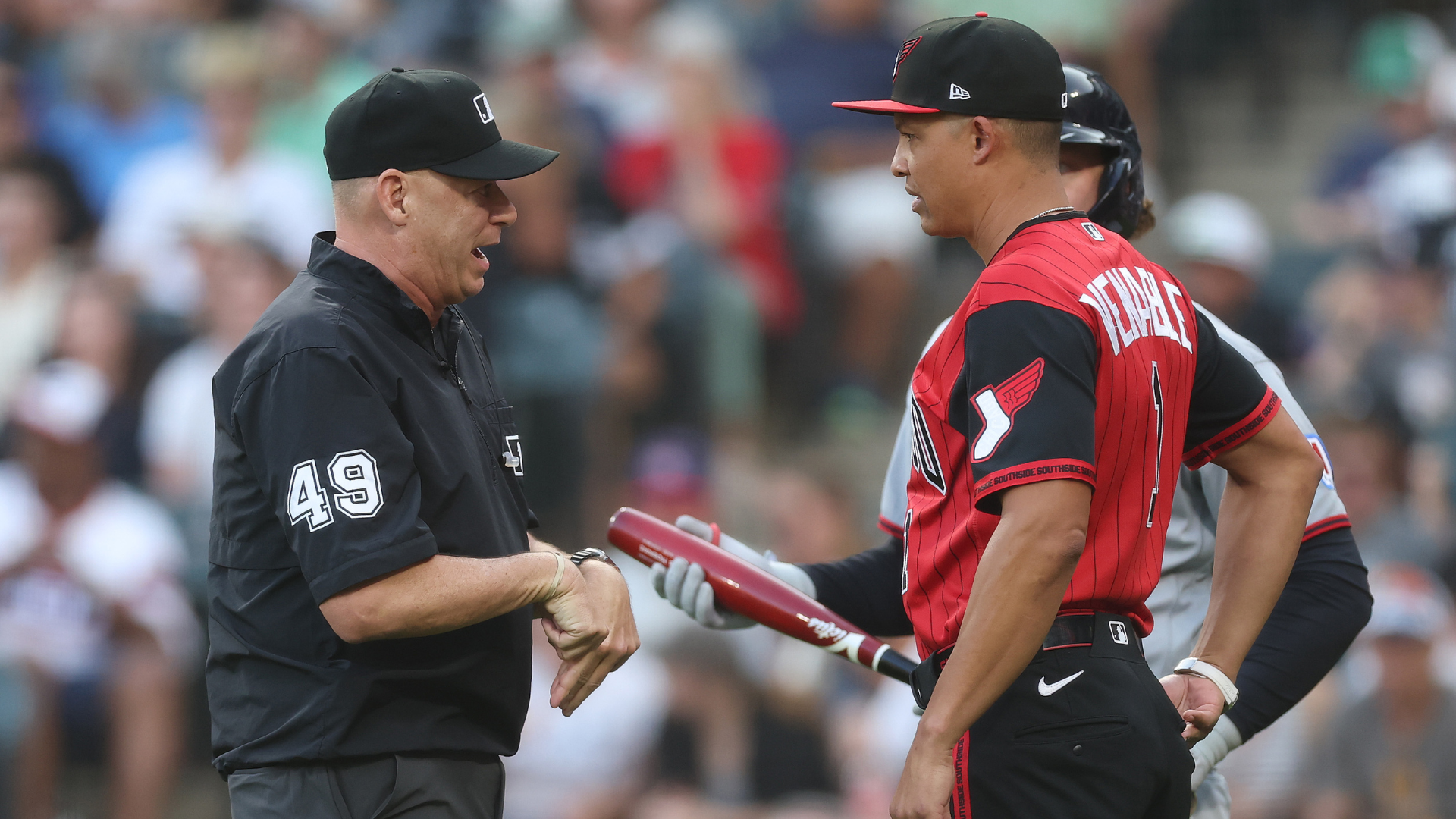 White Sox forced to change pitchers in first inning after 'inexcusable mistake' by manager Will Venable