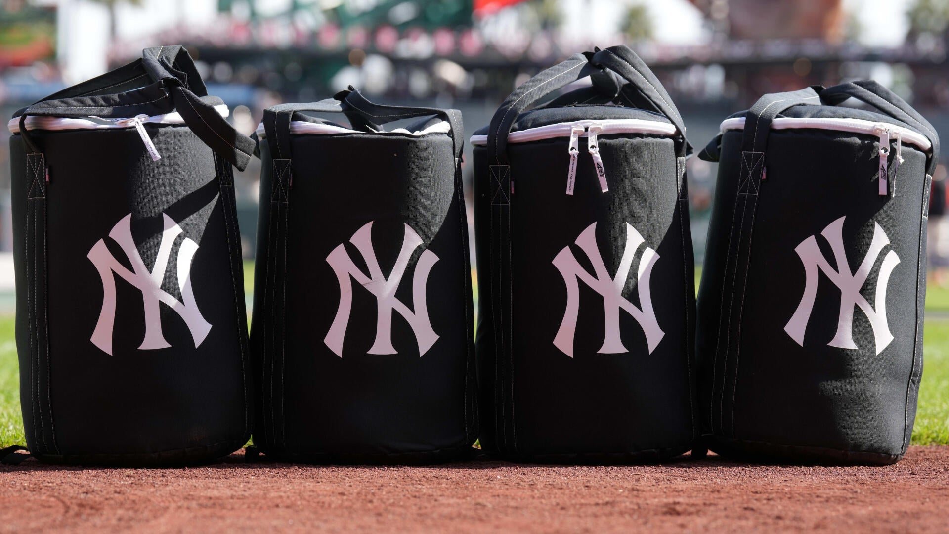 yankees-logo.jpg