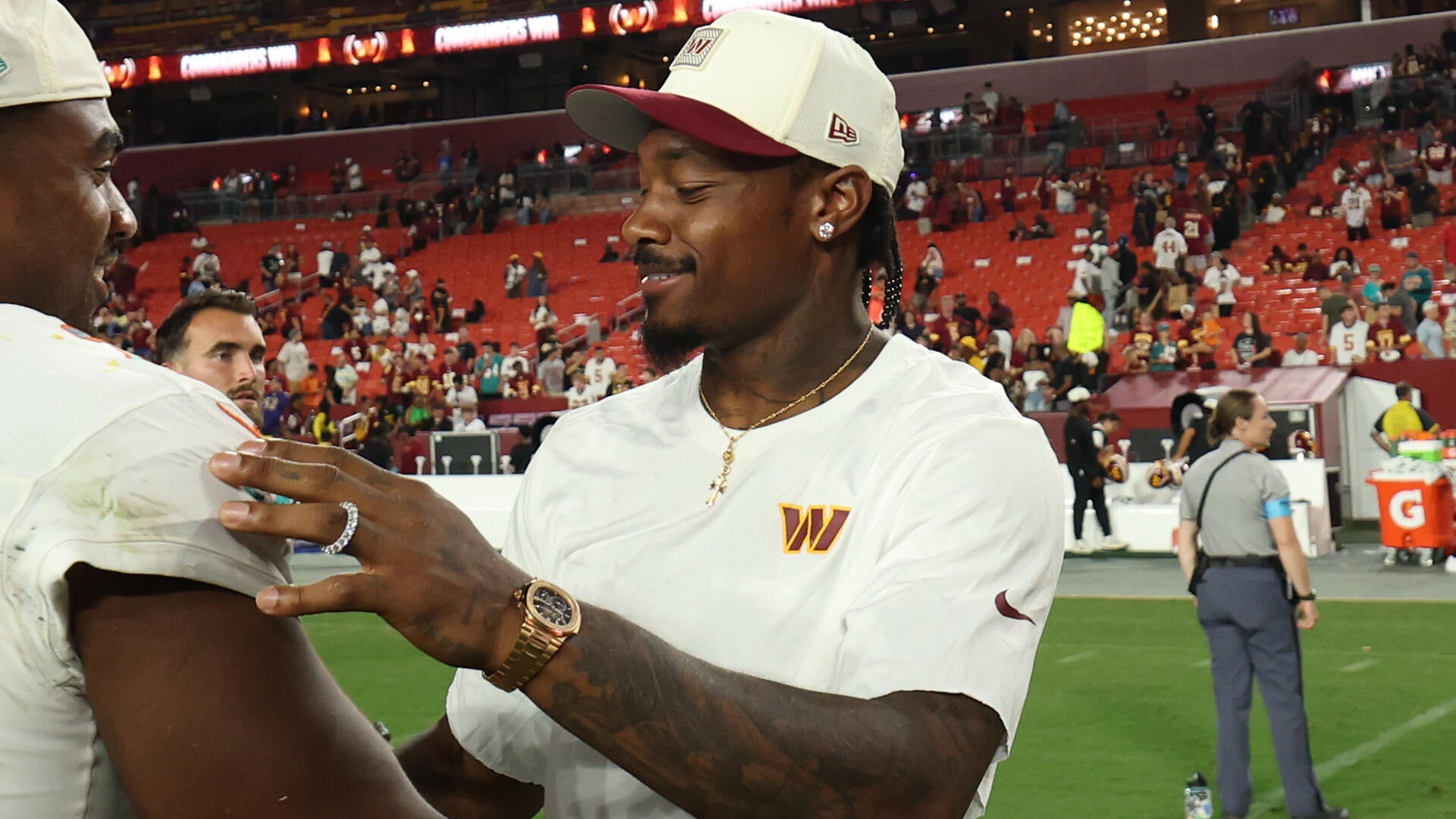How Stefon Diggs' history with young QBs could shape Jayden Daniels, Commanders' season