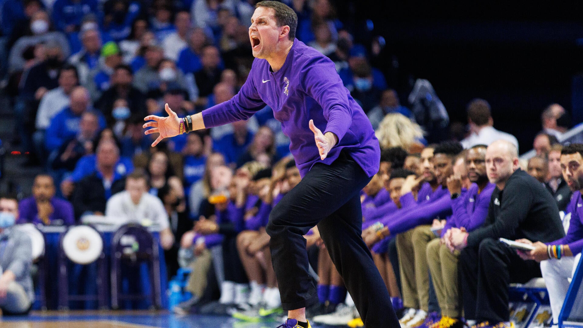 How LSU's Will Wade is salvaging a roster with just four players on it by landing stars just cleared by courts