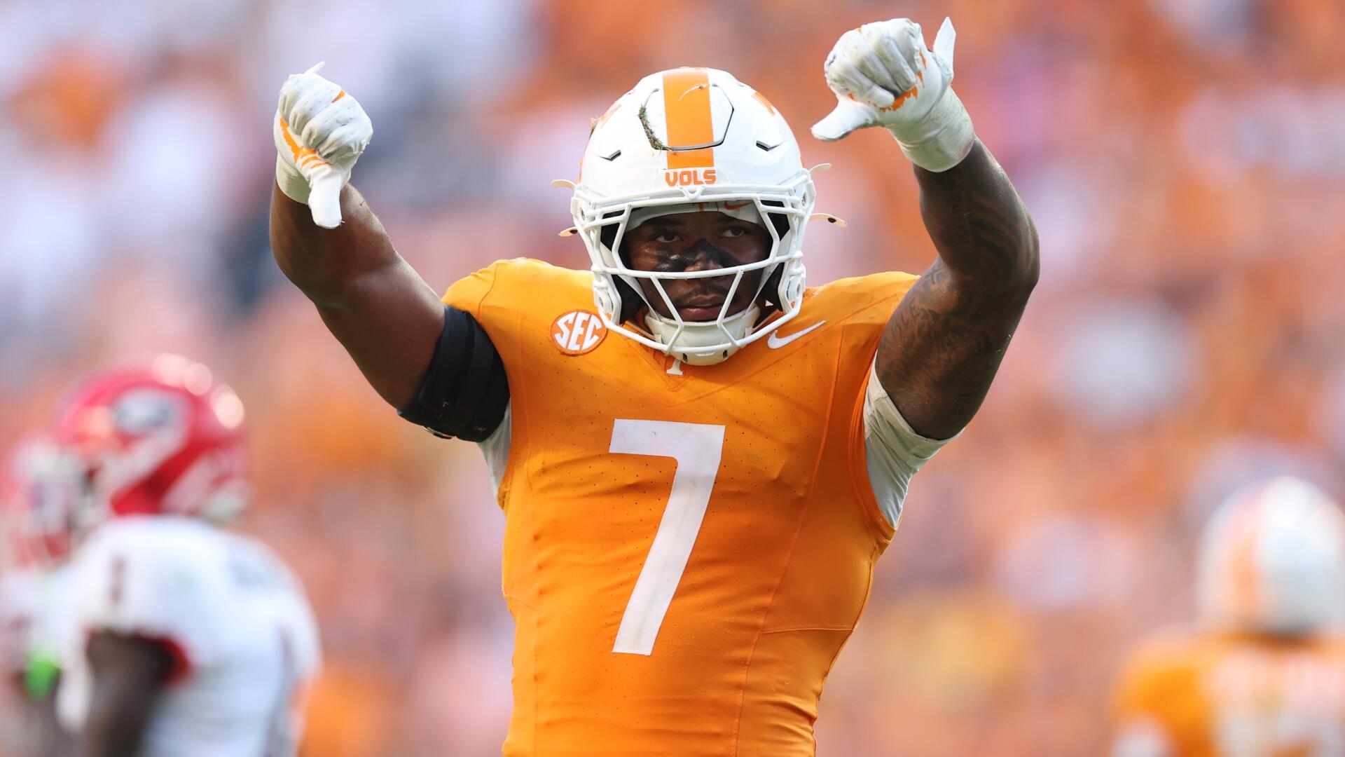 Tennessee LB Arion Carter makes generous gesture after NCAA suspension