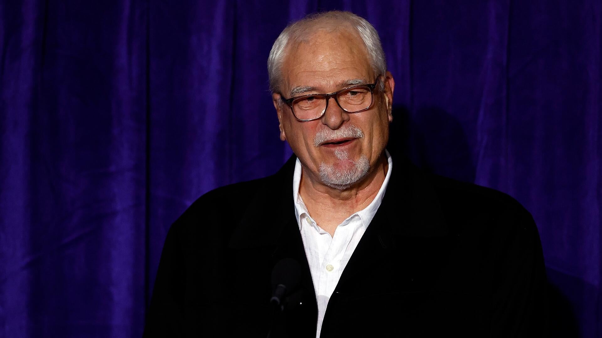 Lakers to unveil statue of championship-winning coach Phil Jackson next year