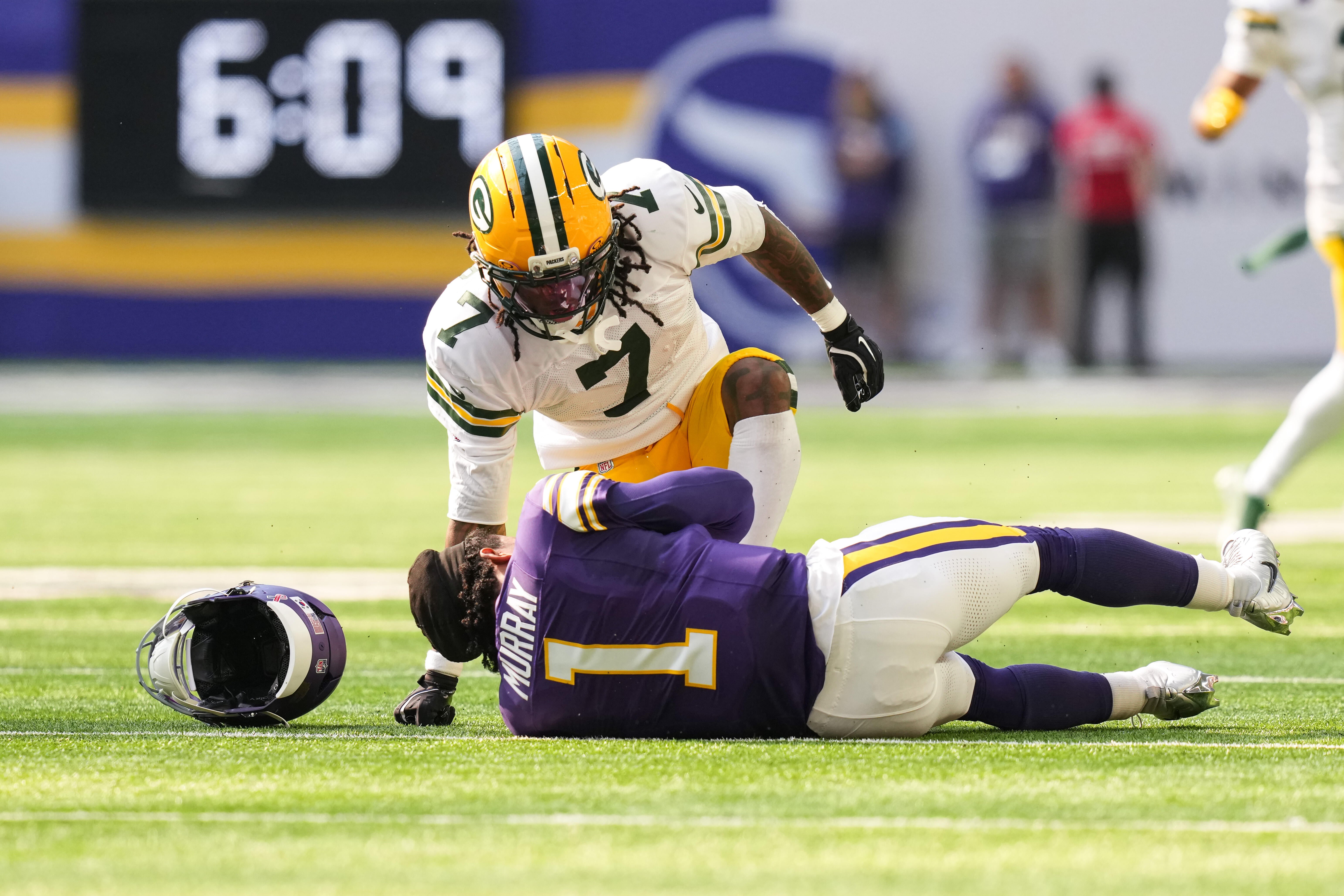 Ex-Cards QB Kyler Murray takes a hard hit, out of Vikings-Packers game