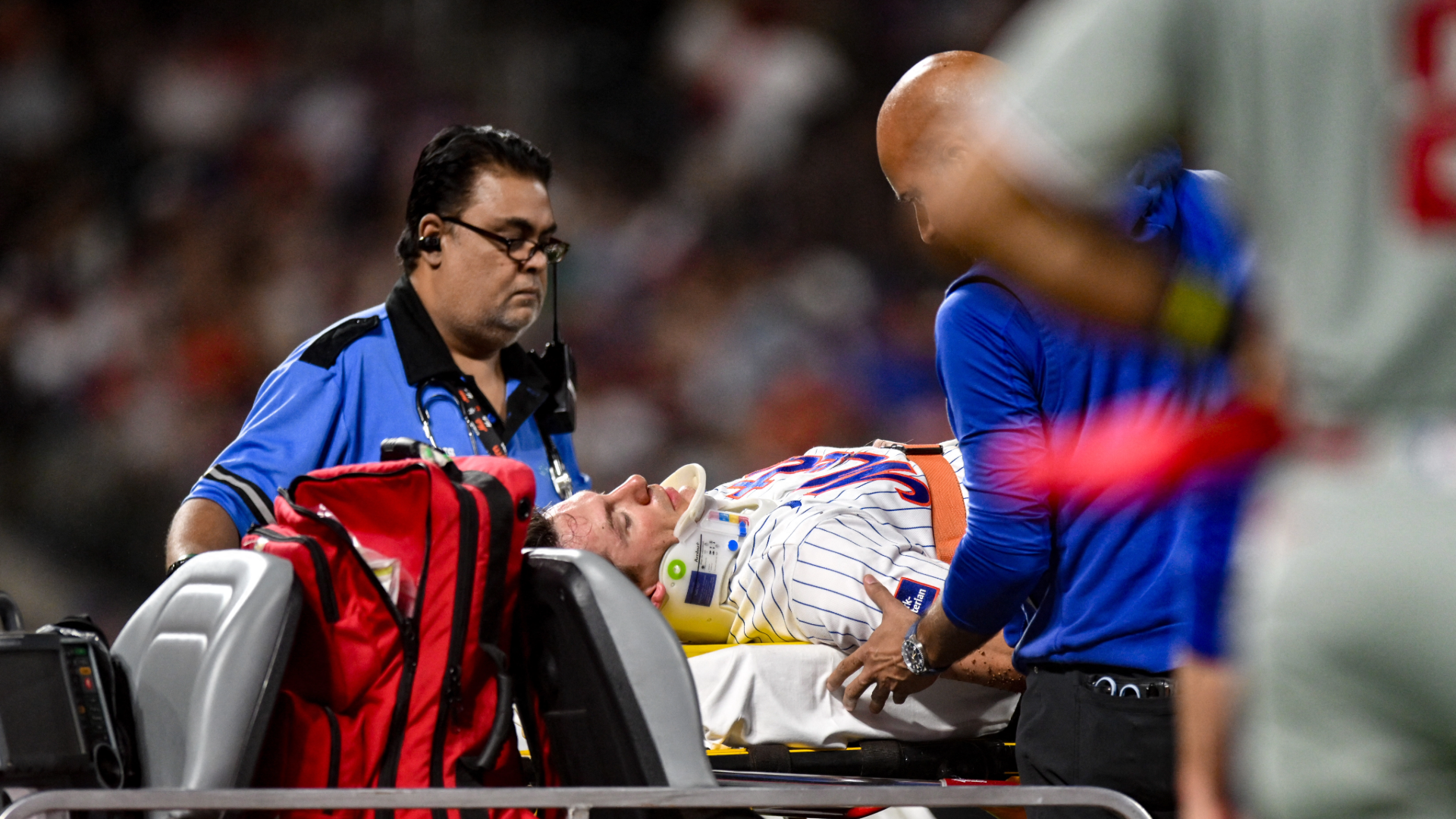 Mets' Jared Young stretchered off field after colliding with Nolan McLean