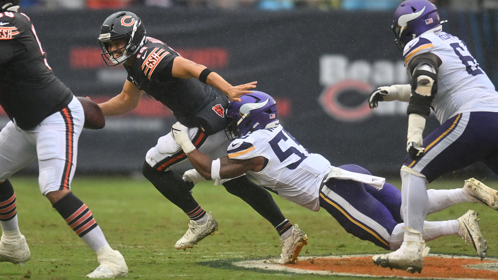 Bears QB Caleb Williams Leaves Vikings Game With Apparent Non-Contact Injury