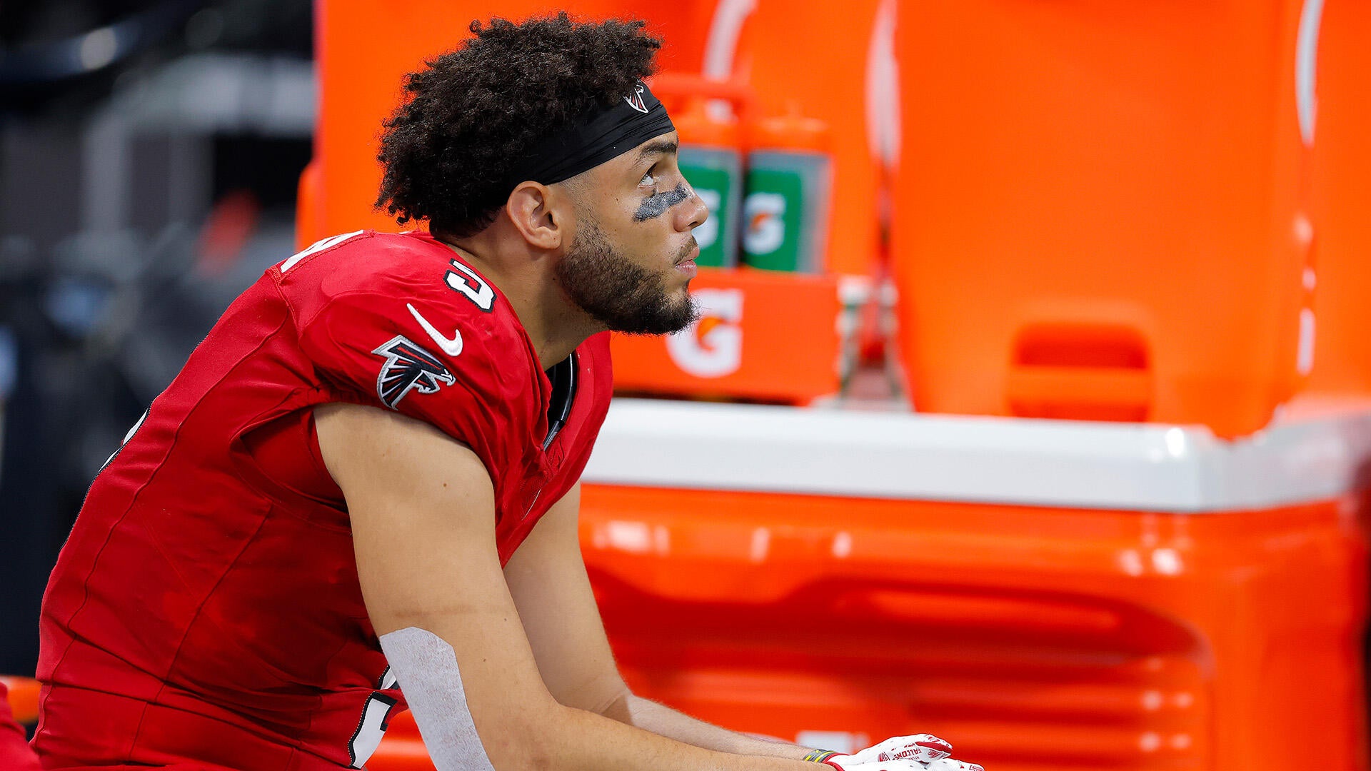 Falcons' Drake London gets into heated exchange with fan during blowout loss to Panthers