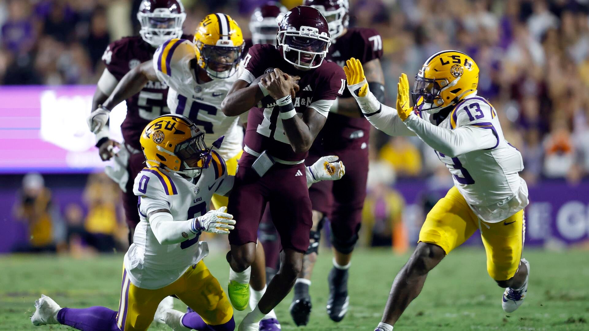 LSU vs. Texas A&M prediction, pick, odds, spread: Tigers, Aggies meet in early SEC showdown