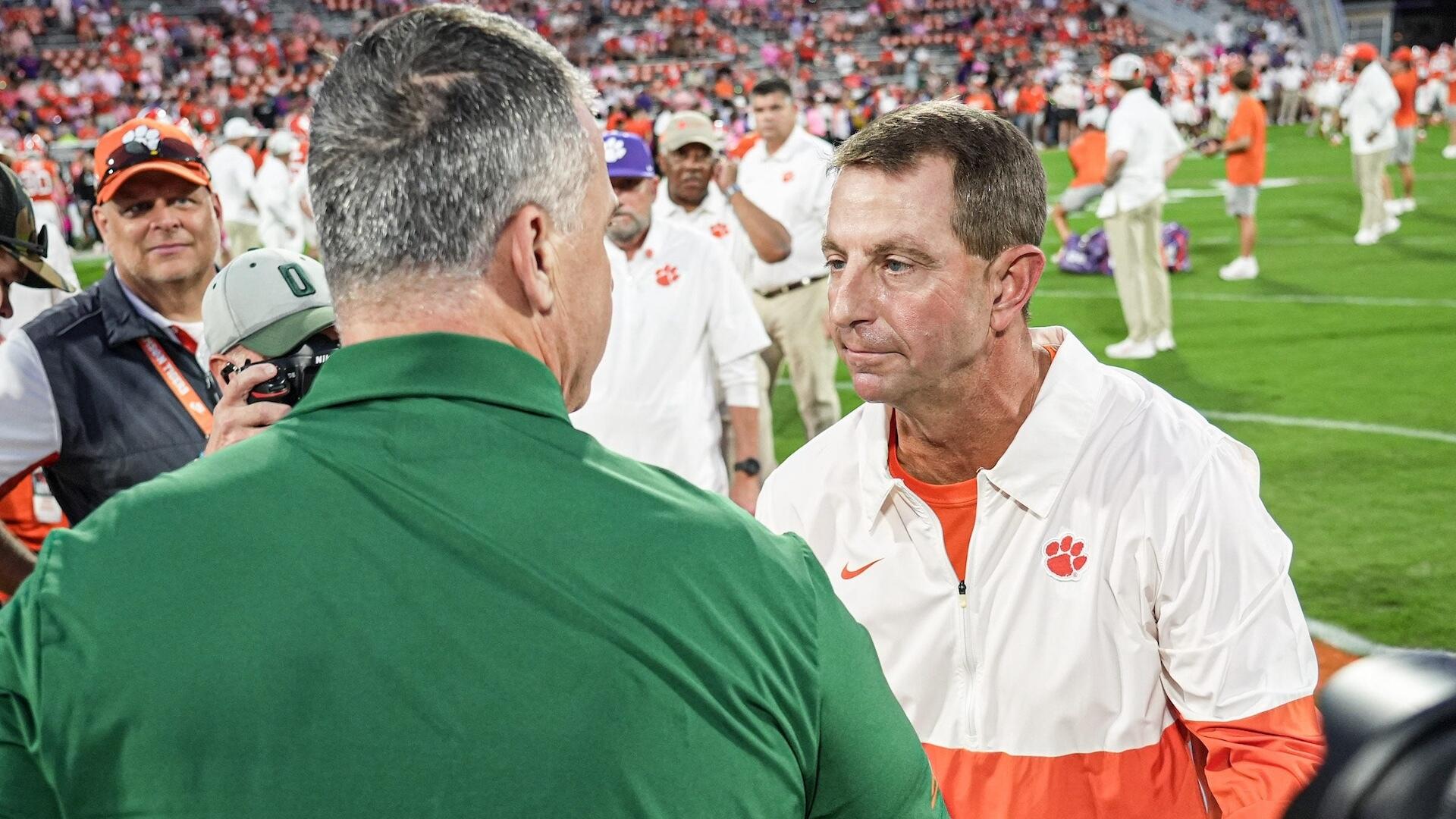Mario Cristobal's new way met Dabo Swinney's old approach -- and one is clearly working better