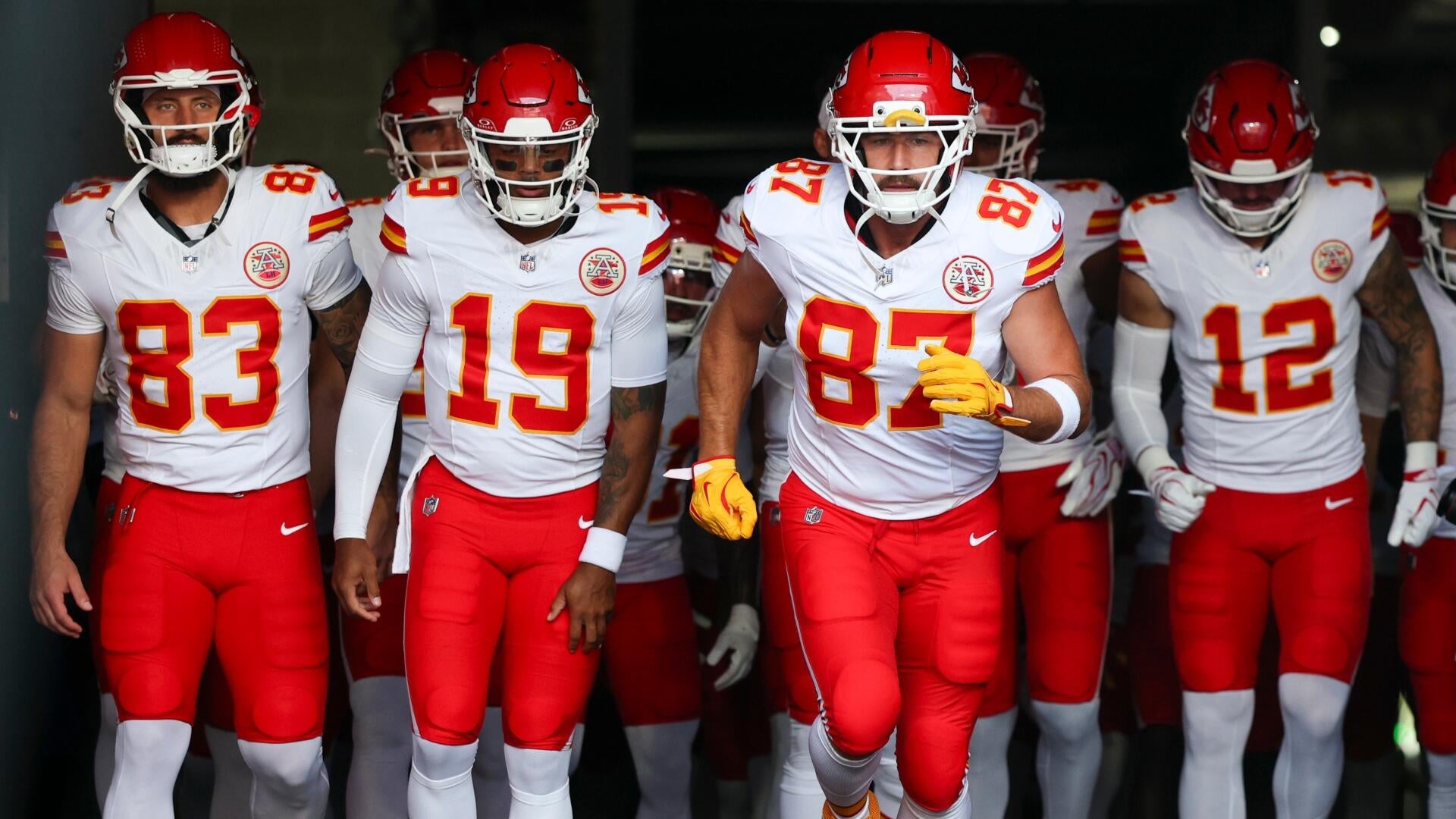 Week 4 NFL odds, spreads, totals, betting lines, for every game, including Texans-Cowboys, Raiders-Chiefs