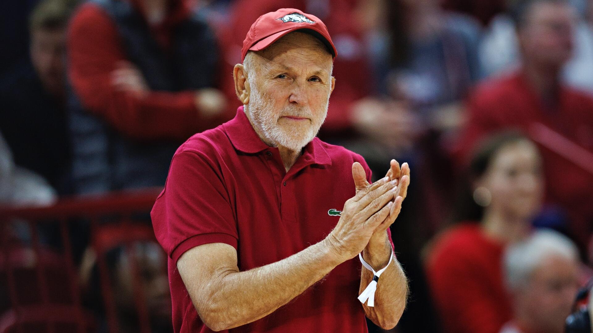 Arkansas, Texas Tech boosters exchange jabs over funding: 'He's got oil, I've got chickens'