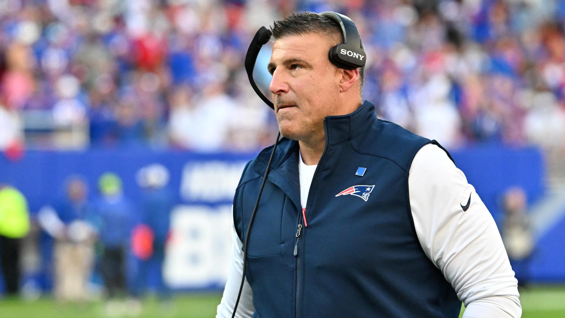 Patriots' Mike Vrabel fires back at Bills' C.J. Gardner-Johnson for jab at Efton Chism III