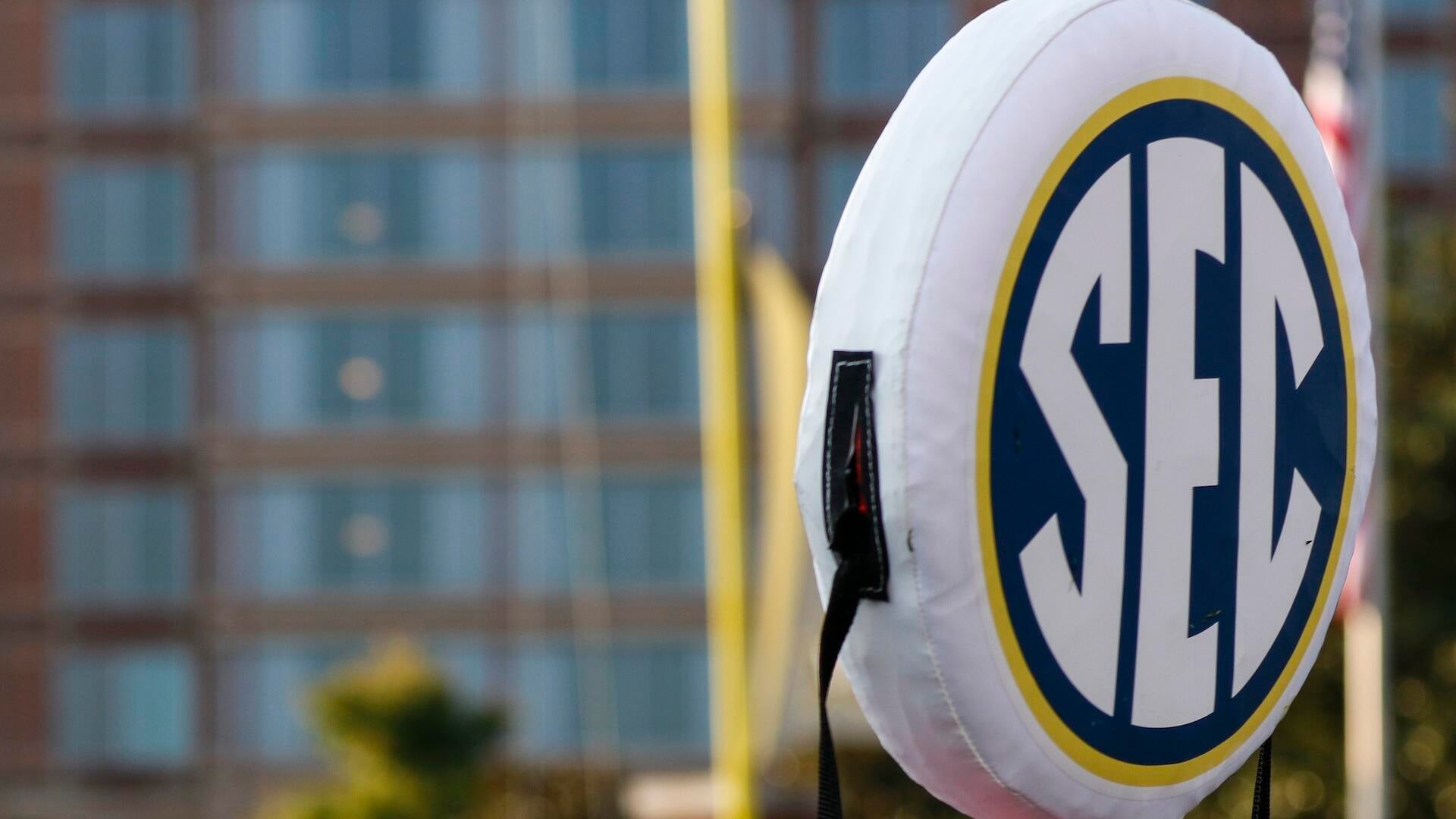 SEC adopts standardized NIL contracts in latest step toward self-governance