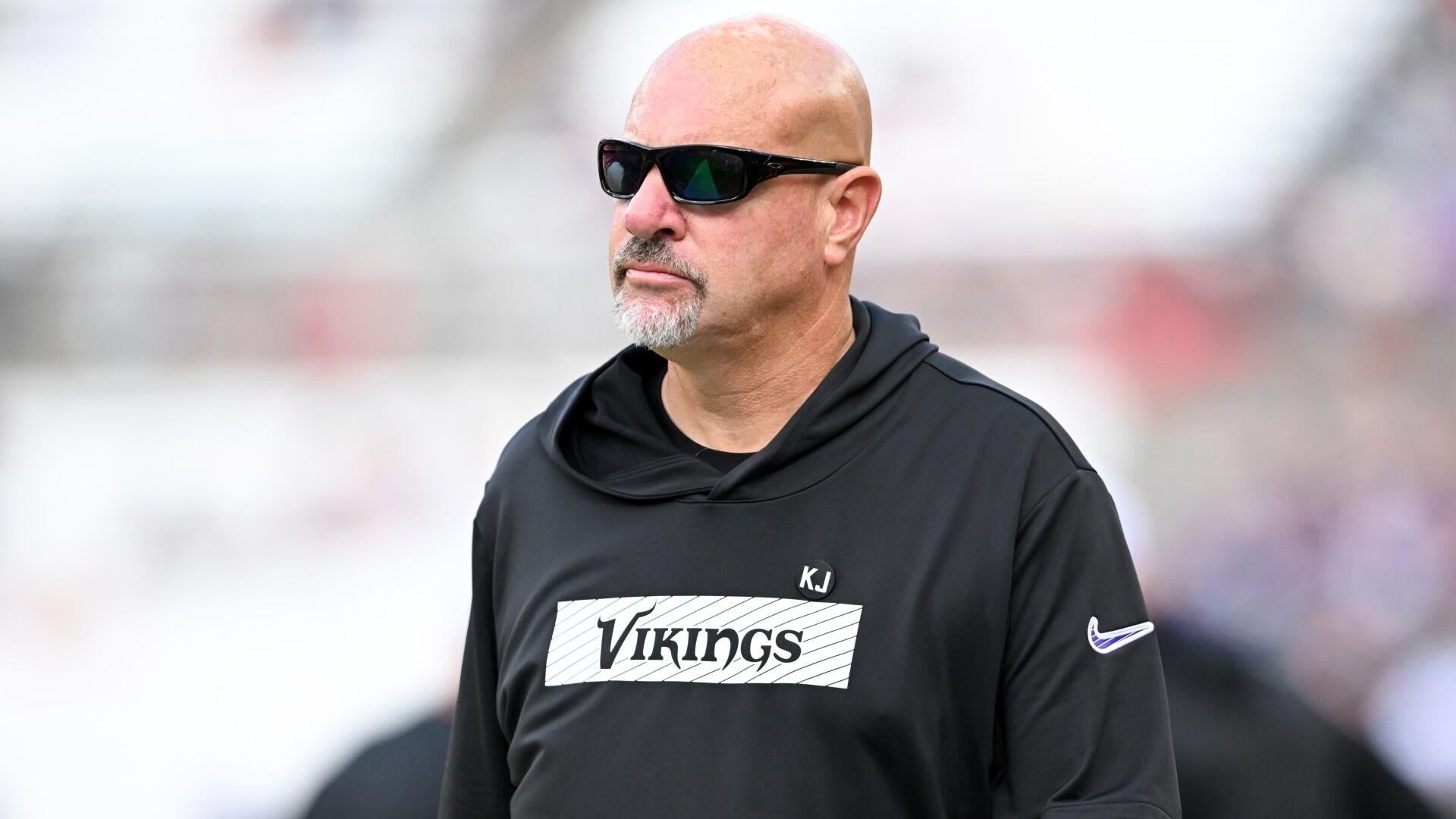 Cowboys hire former NFL head coach, Packers' DC to help fix struggling defense