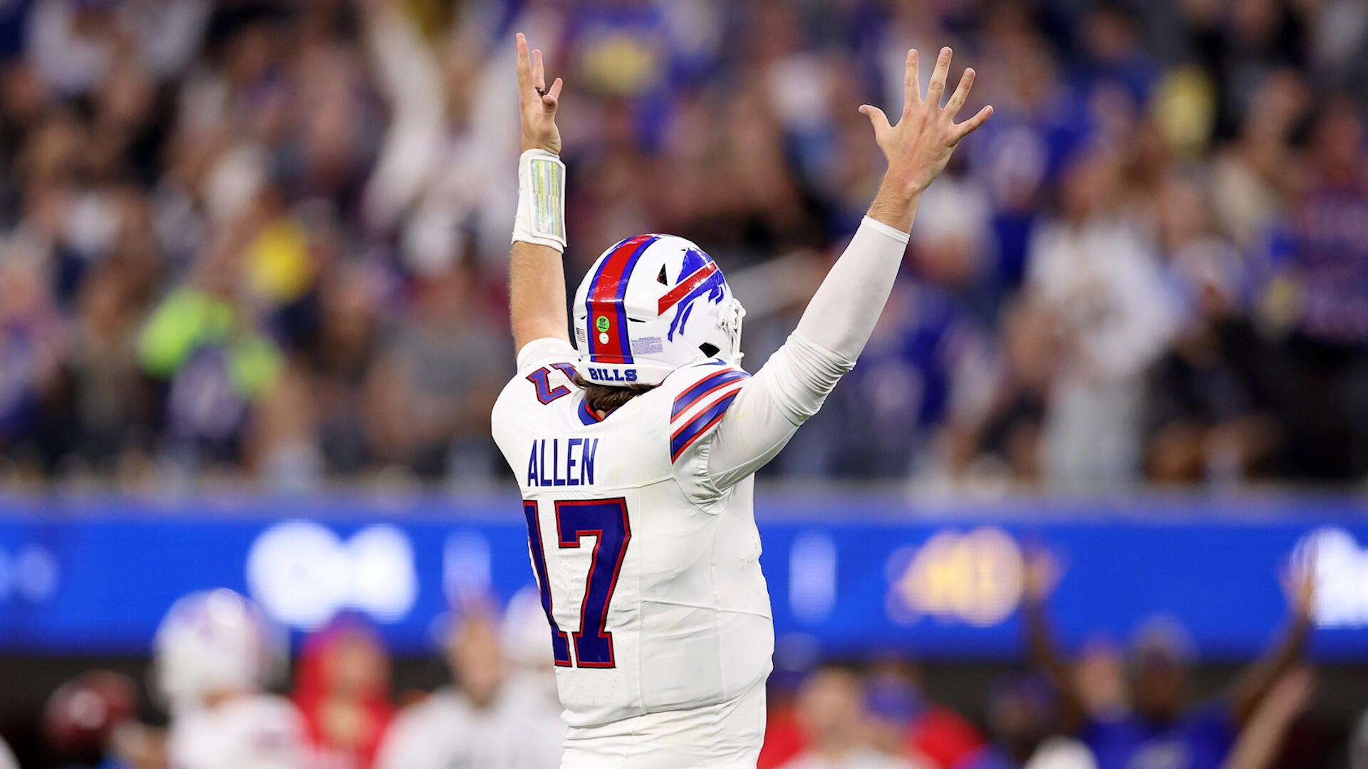 Josh Allen does it all in Bills' walk-off win over Rams
