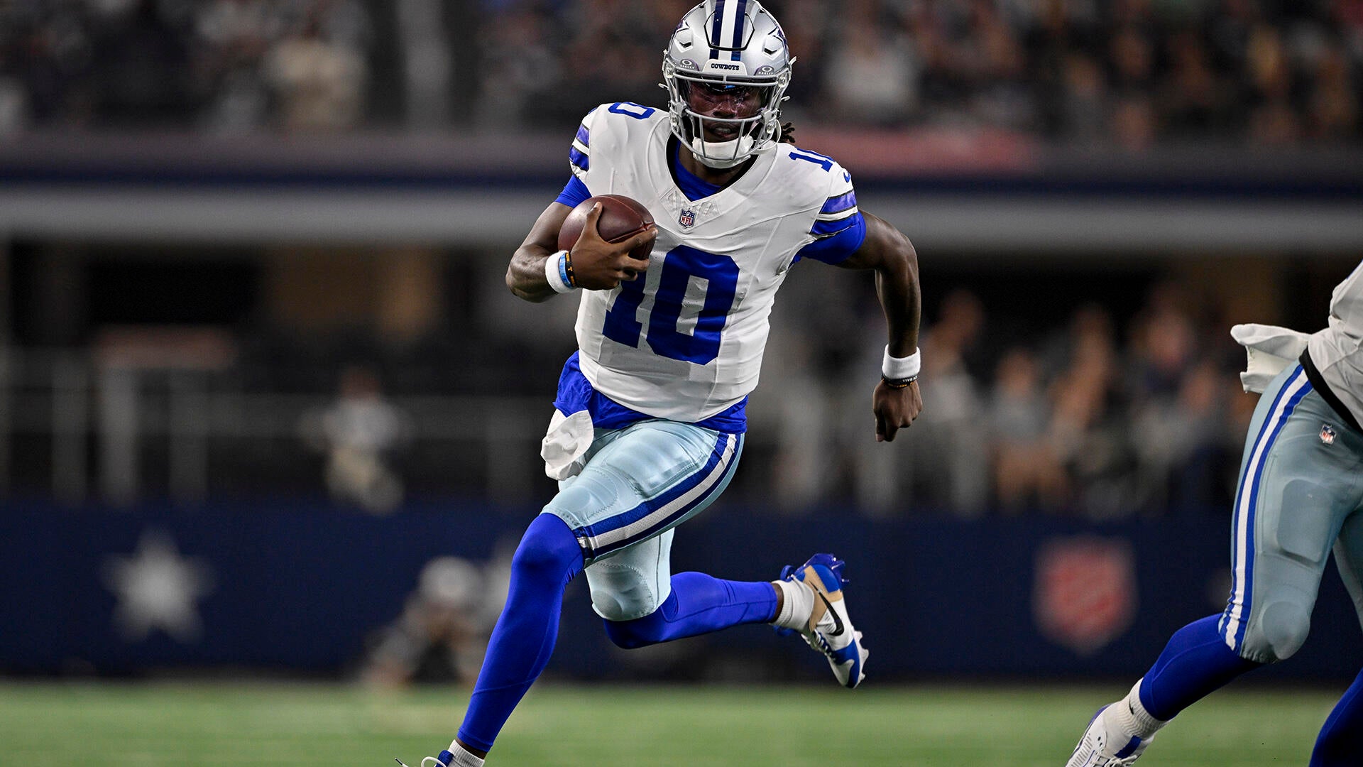 Eagles steal QB from Cowboys: Joe Milton expected to sign with Philadelphia after injury to Jalen Hurts