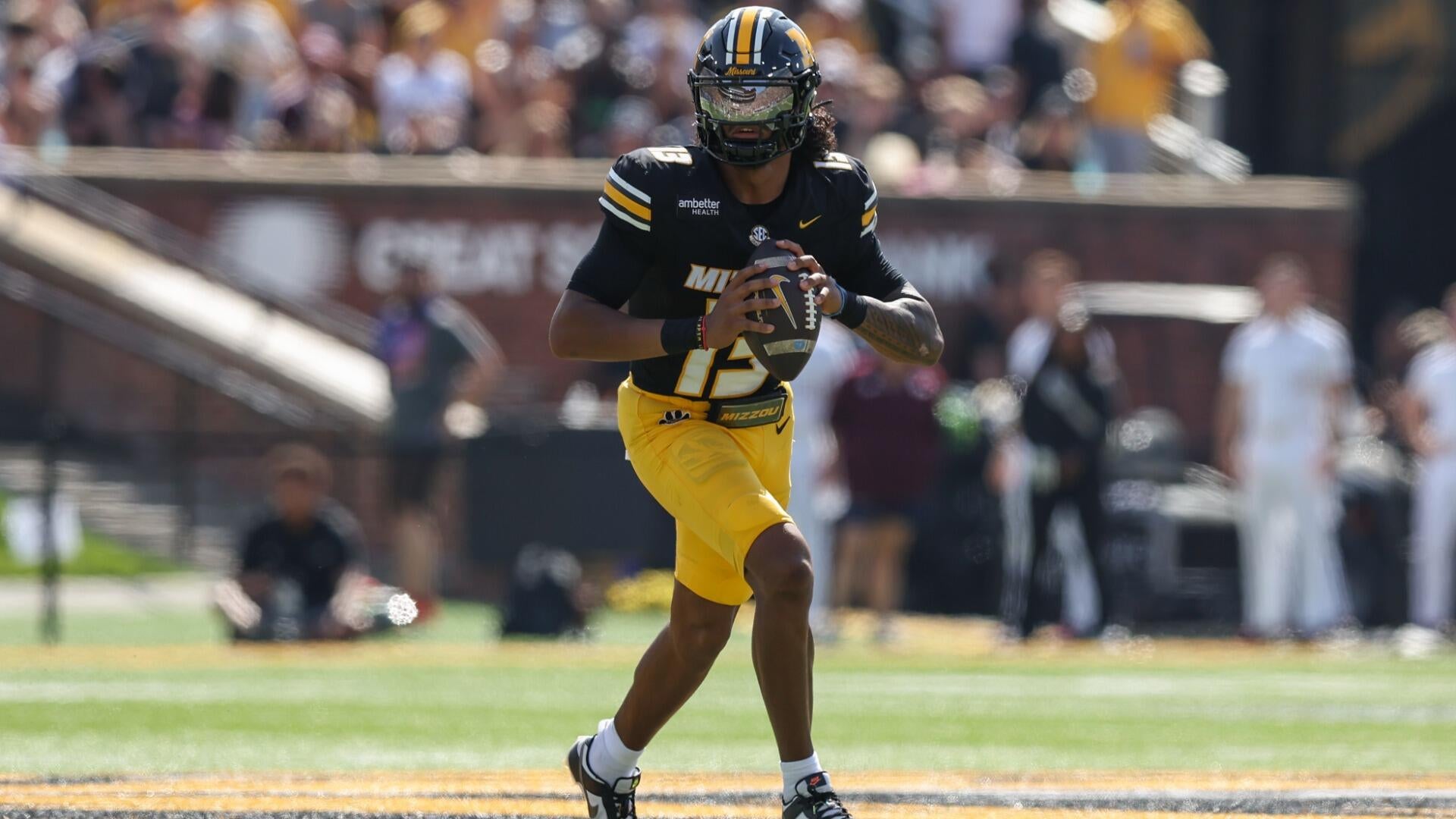 Austin Simmons Returns To Oxford