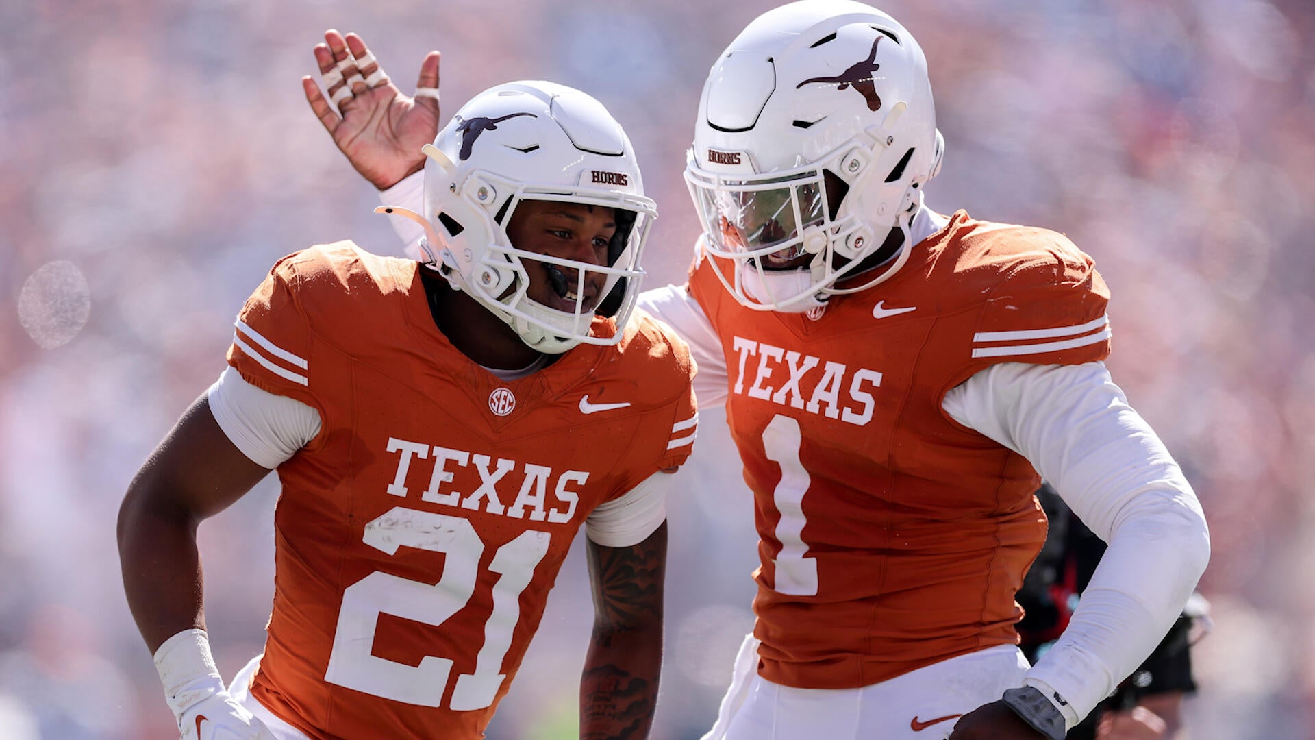 Texas Defense Faces Ole Miss Without Colin Simmons