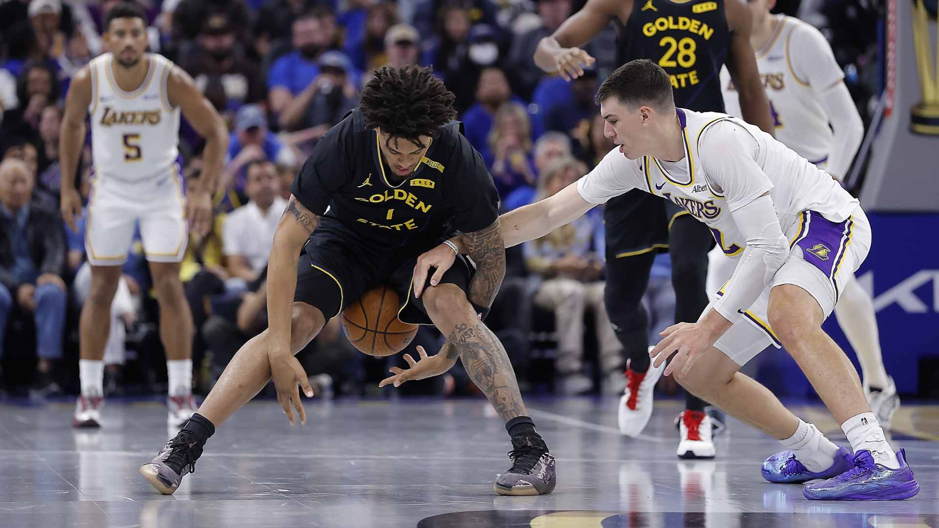 Luka Dončić, Yaxel Lendeborg'a ders verdi ancak Warriors, Lakers karşısındaki geri dönüş galibiyetinde çaylağını kurtardı