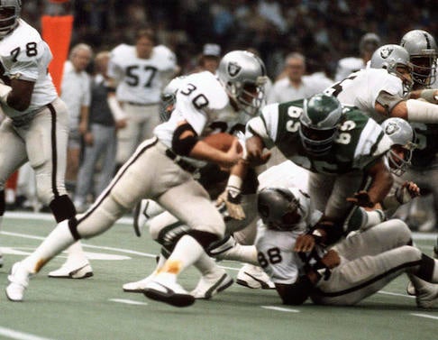 raiders-eagles.jpg