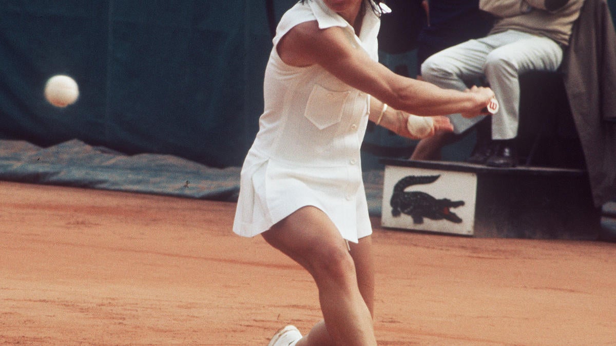 Billie Jean King wins 1973 'Battle of the Sexes' tennis match