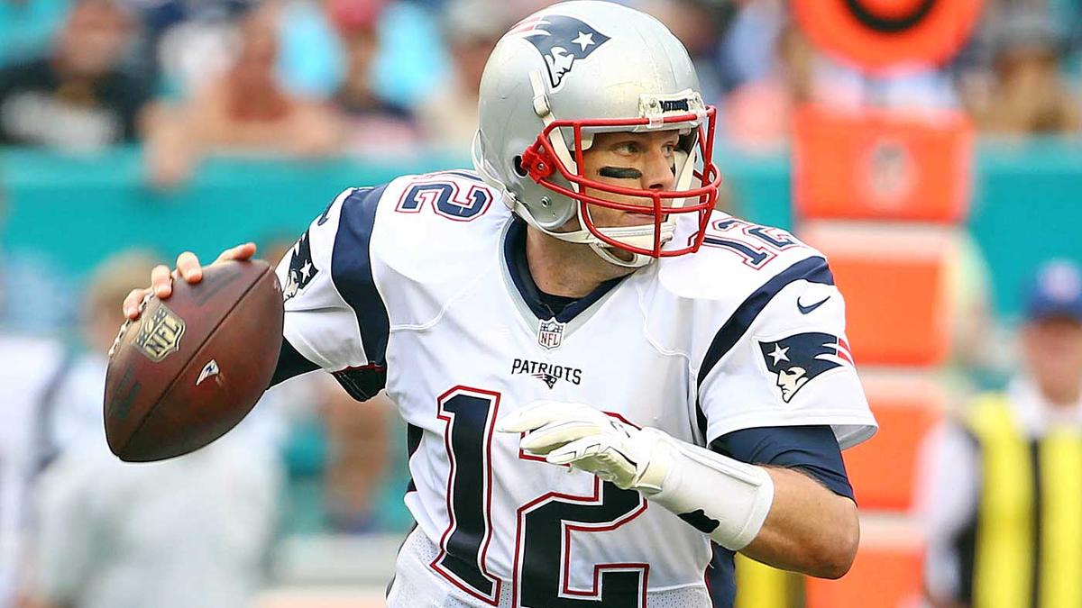 Brady gets better of Rodgers and Packers while Patriots slip under .500, NFL