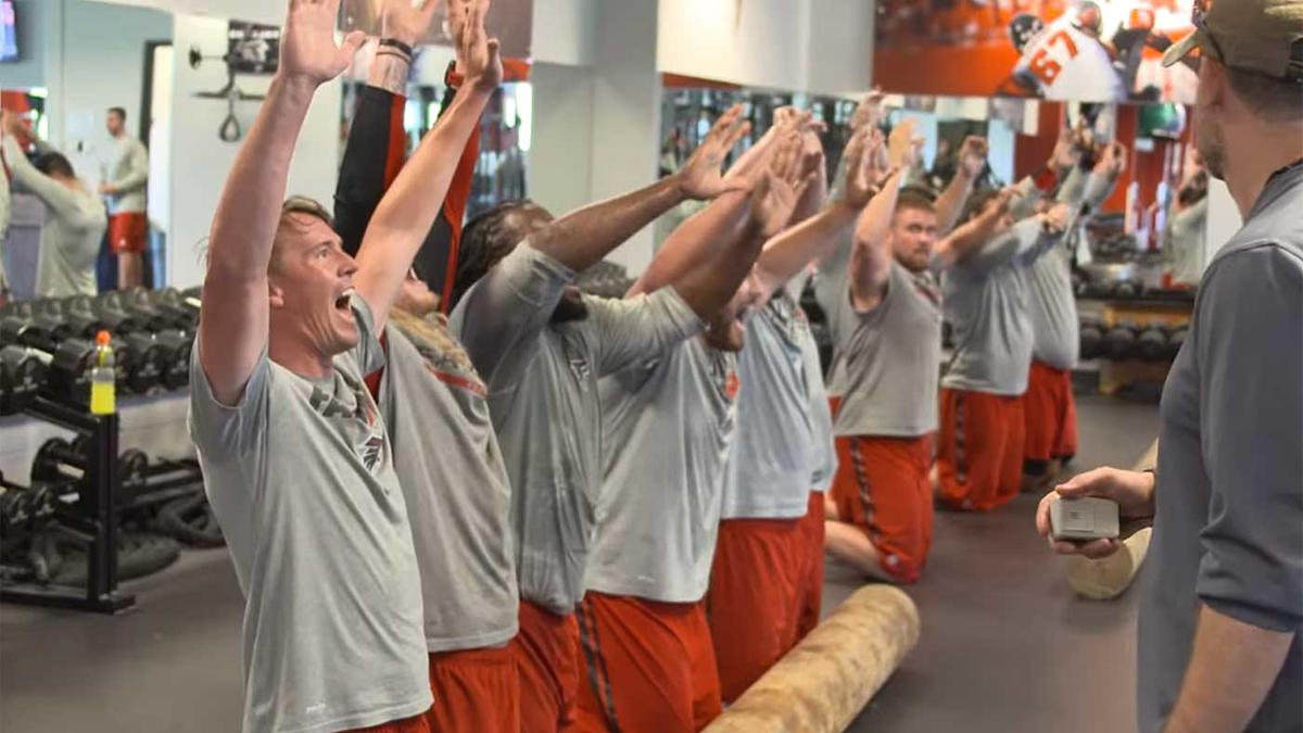 Dan Quinn brings in Navy SEALs to work with the Falcons