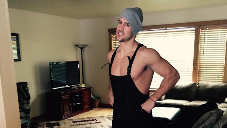 Aaron Rodgers' lovestruck brother is a contestant on 'The 