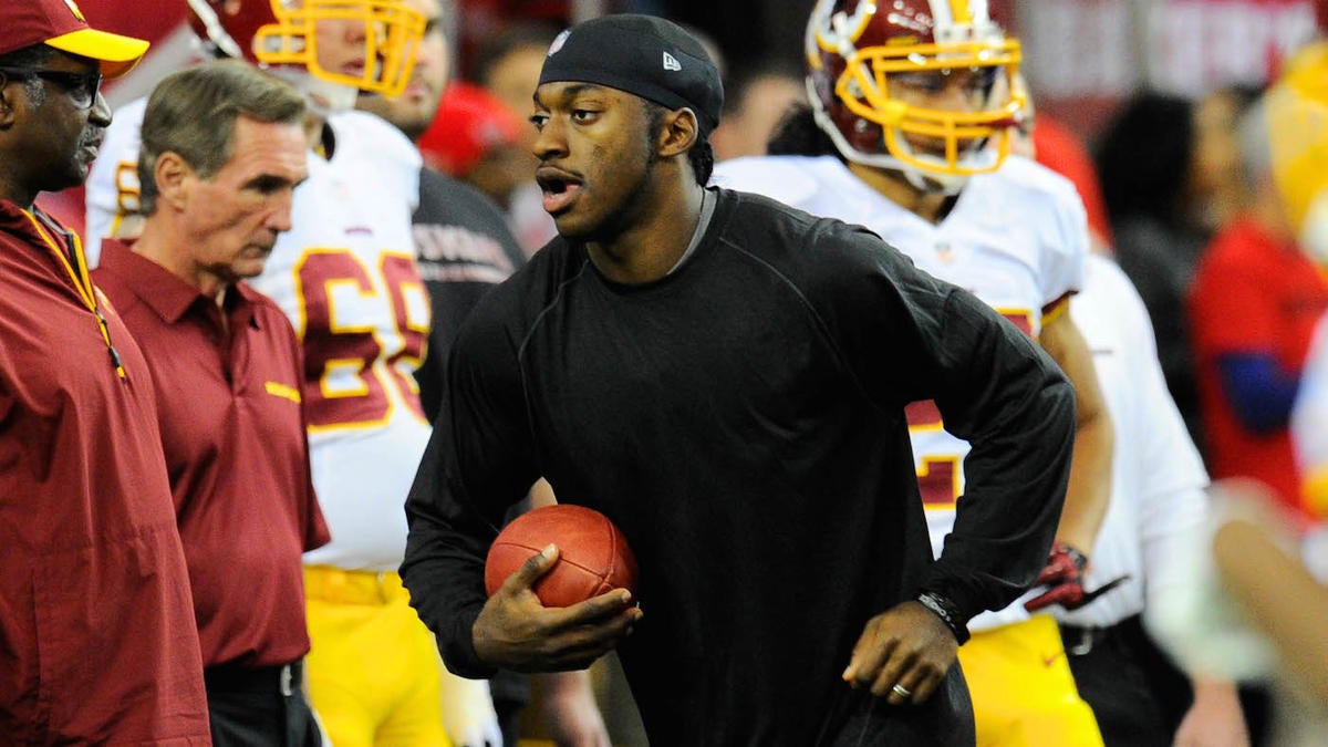 Santana Moss says Robert Griffin III gloated when Redskins fired Mike  Shanahan; RG3 calls comments 'a betrayal' - Los Angeles Times