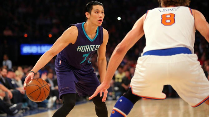 Jeremy Lin plays against the Knicks at MSG