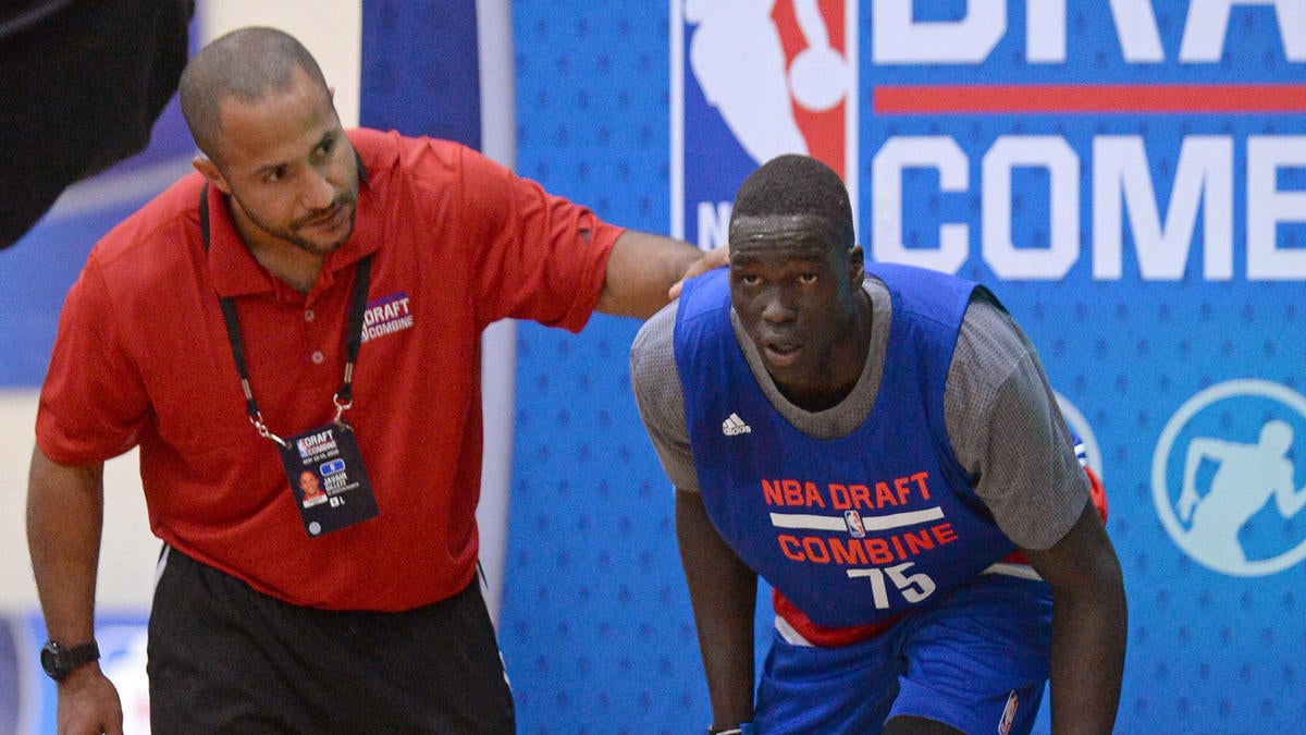 Video appears to show NBA draft pick Thon Maker in a high school