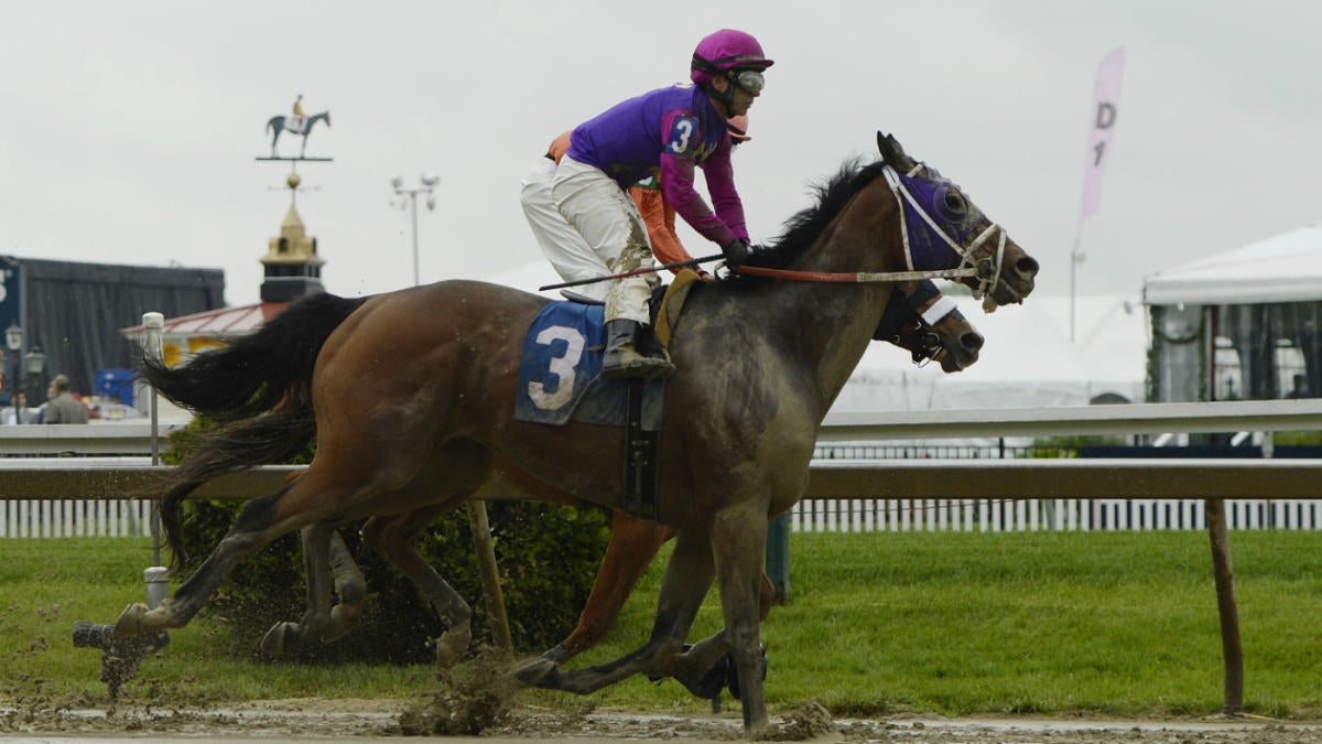 Shoemaker Mile odds, predictions 2019 Horse racing handicapper reveals