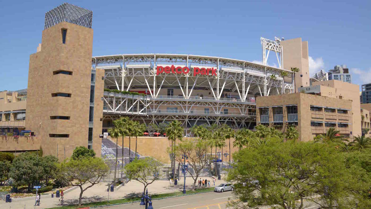 Paul Clemens forced to wear generic Padres jersey during game