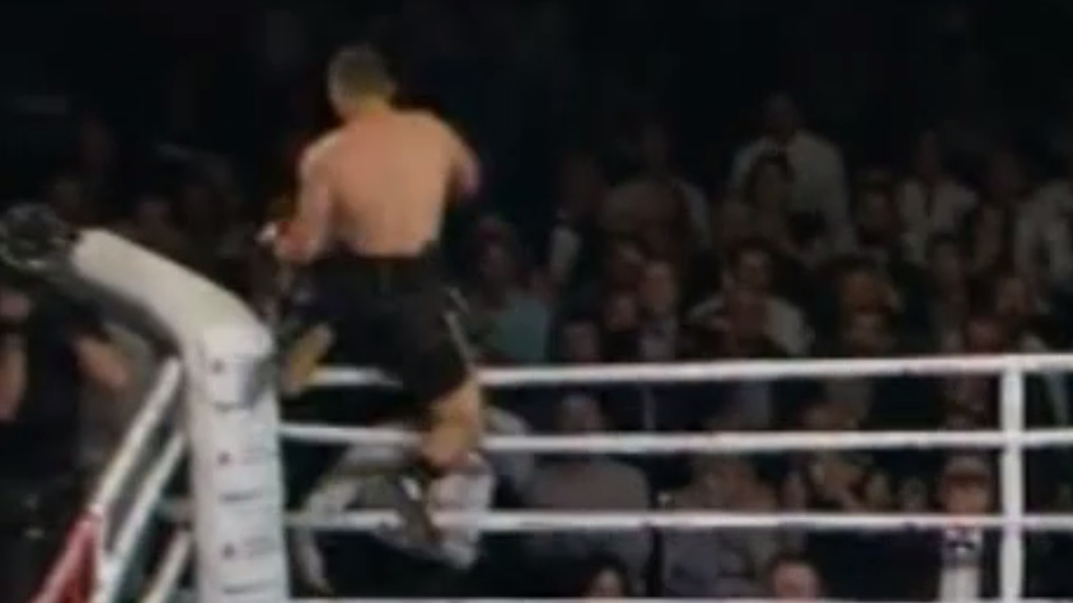 WATCH: You need to see how this boxer failed on his knockdown ...