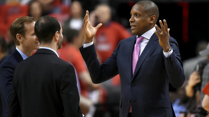 Masai Ujiri talks to front office staff at shootaround