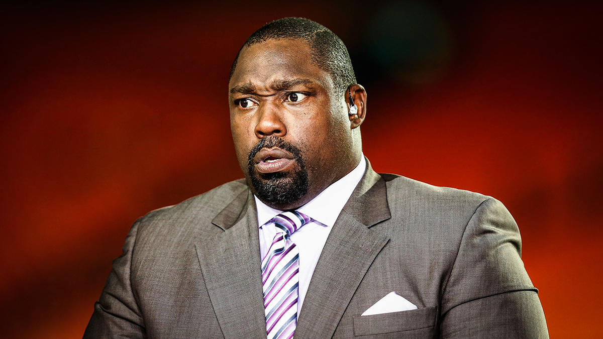 Bucs Legend Warren Sapp Criticizes This Bucs Star and Wants This Punishment  for Him After Loss to Baltimore Ravens - EssentiallySports