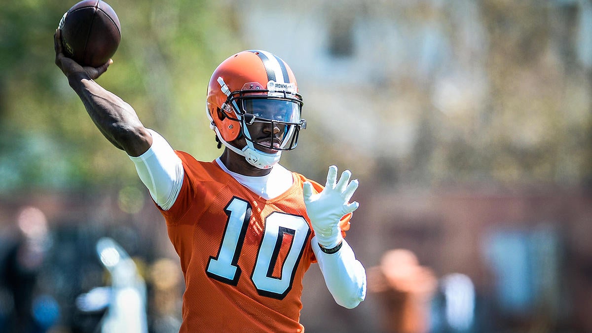 Griffin named Browns No. 1 QB; No. 1 receiver approves