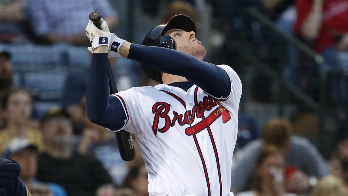 WATCH: Freeman crushes son's pitch in 'backyard baseball