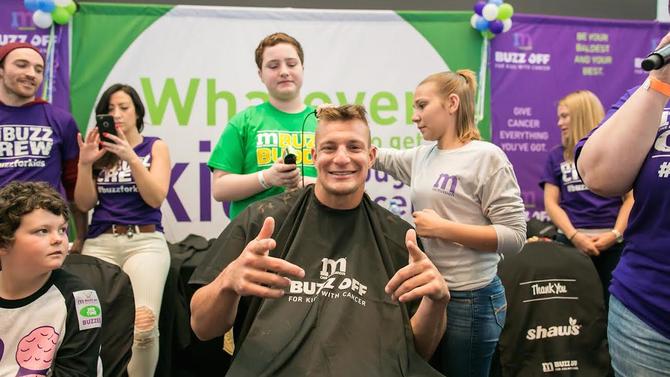 robgronkowskiheadshavedcharitycancer1.jpg