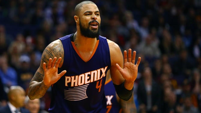 Tyson Chandler puts his hands up