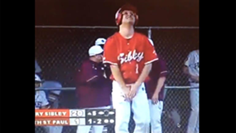 WATCH: This baseball player has the best reaction to 
