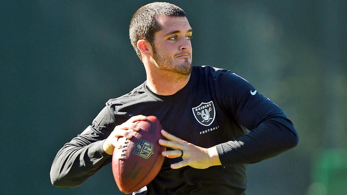 LOOK: Raiders running back needs stitches after catching pass from ...
