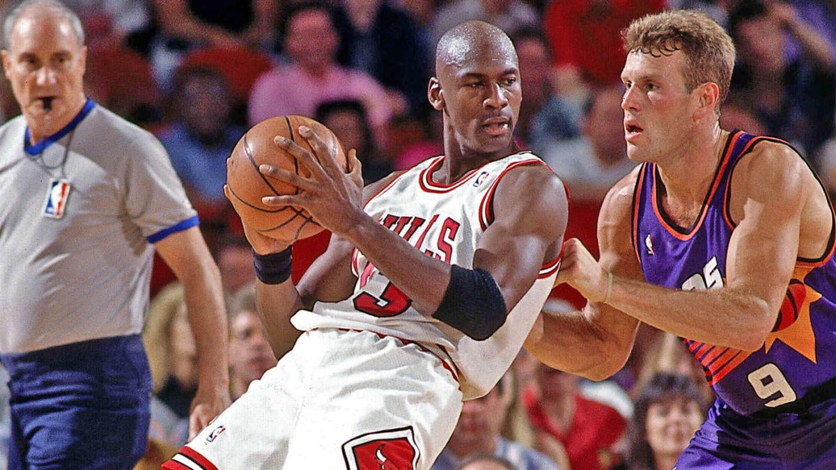 When a retired Michael Jordan showed up, dominated a Warriors